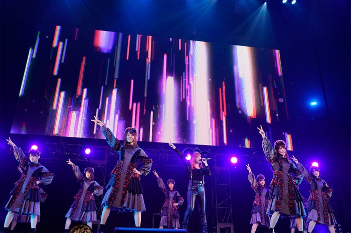 きゃりーぱみゅぱみゅ×けやき坂46(PHOTO:TEAM LIGHTSOME)