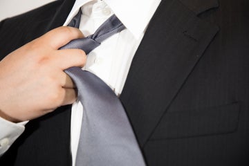 男性にネクタイをプレゼントする女子必見 意味4つと注意したい点 モデルプレス