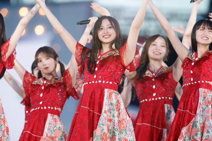 乃木坂46(C)乃木坂46LLC