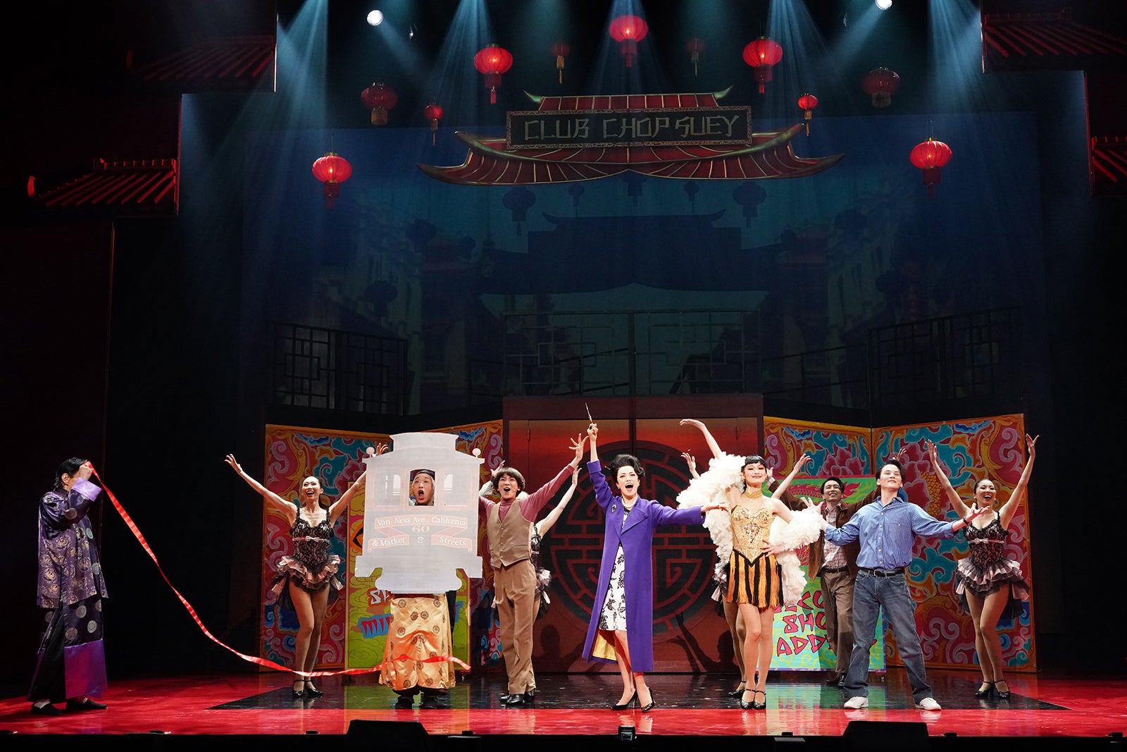 ミュージカル「FLOWER DRUM SONG」より（C）エイベックス・エンタテインメント株式会社／撮影：岩田えり