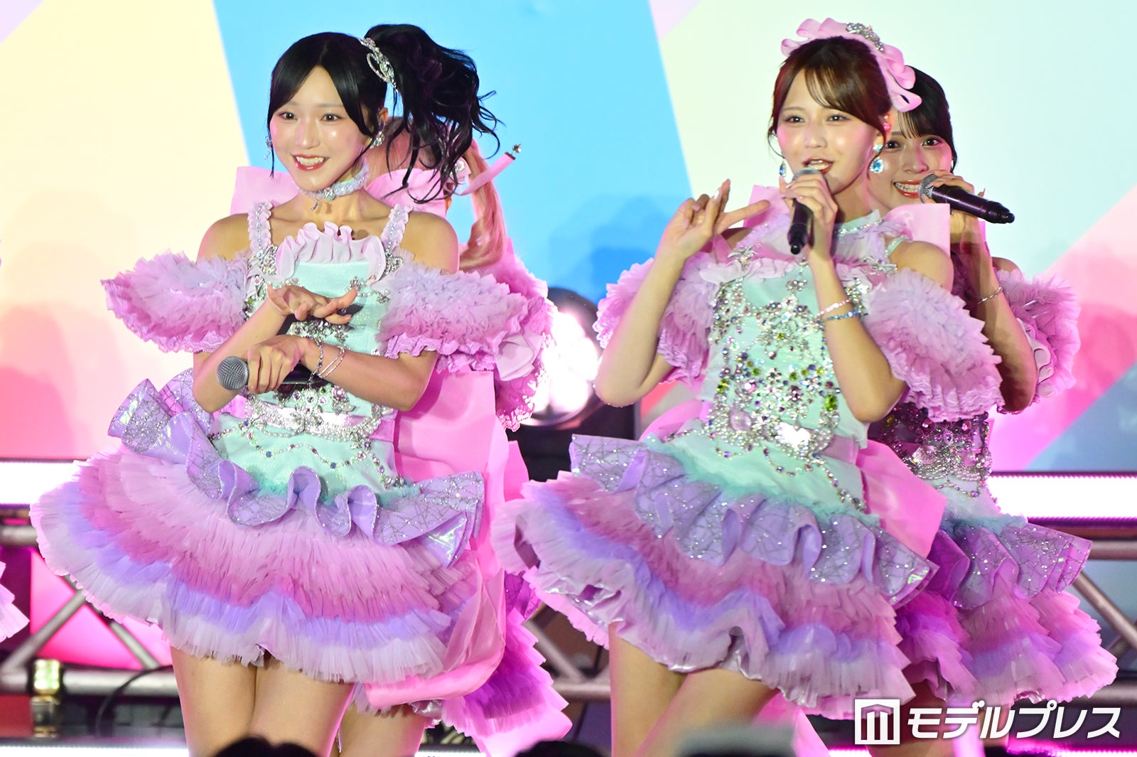 野口衣織、高松瞳／＝LOVE（C）モデルプレス