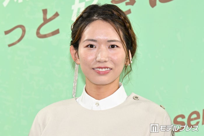 古賀紗理那、娘らと沖縄旅行 抱っこショットに「楽しそう」「大きくなりましたね」