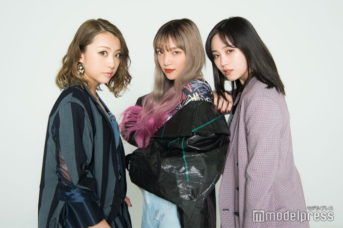 Dream Shizuka、須田アンナ、鷲尾伶菜 (C)モデルプレス