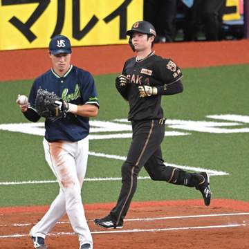 阪神・中野が負傷交代 ジャンプ好捕で着地左足に違和感 藤川監督「明日以降、様子を見て」