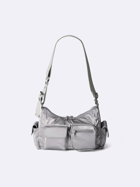 GU アウトポケットショルダーバッグ GUのアウトポケットショルダーバッグ