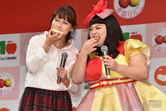 岡崎朋美、渡辺直美(C)モデルプレス