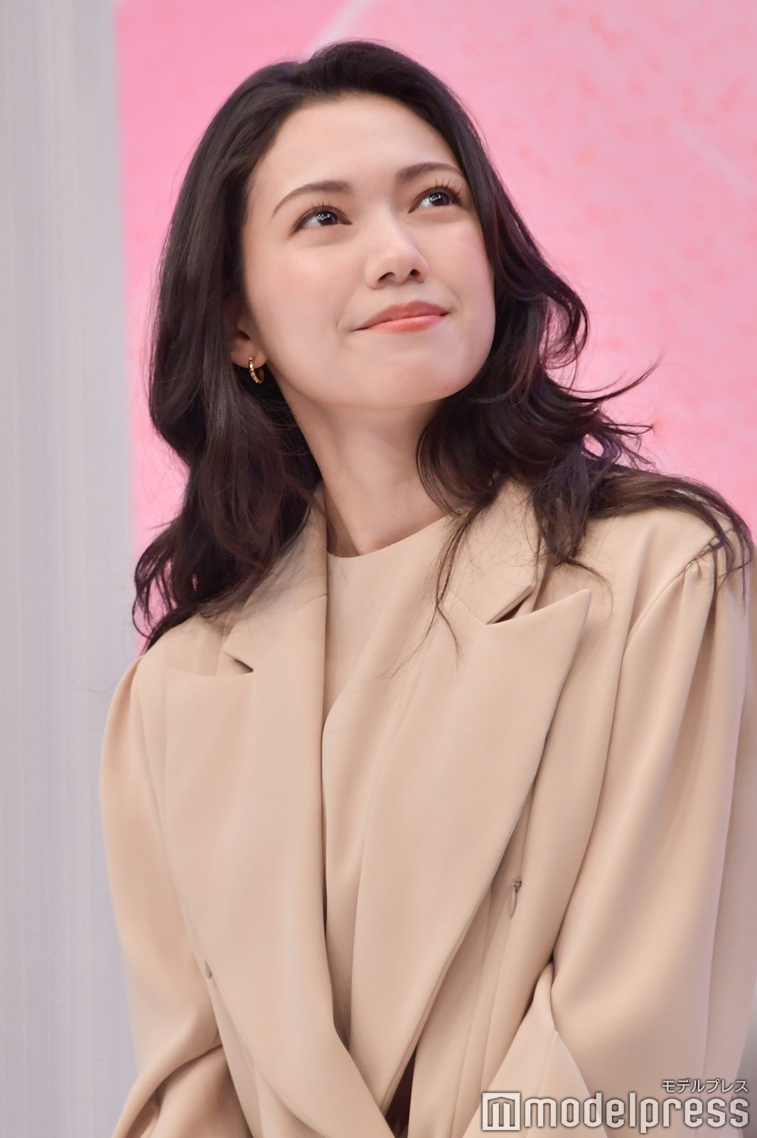 チェ・ジョンヒョプが話すのを見守る二階堂ふみ（C）モデルプレス