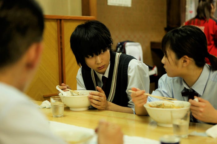 鈴木仁、工藤遥/『のぼる小寺さん』(C)2020「のぼる小寺さん」製作委員会(配給:ビターズ・エンド)