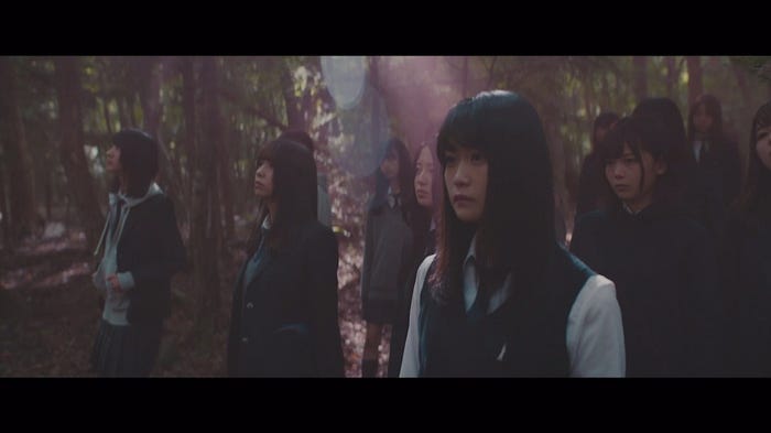 欅坂46「避雷針」MVより(写真提供:ソニー・ミュージックレーベルズ)