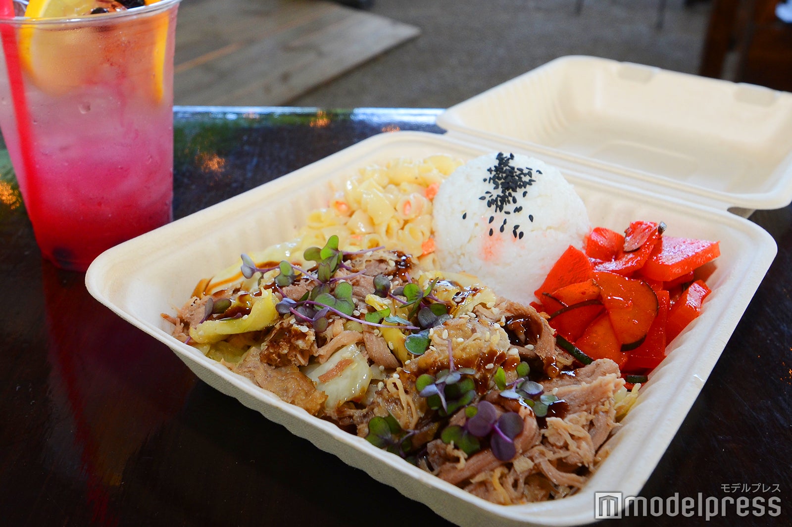 エアストリームカフェ（C）モデルプレス