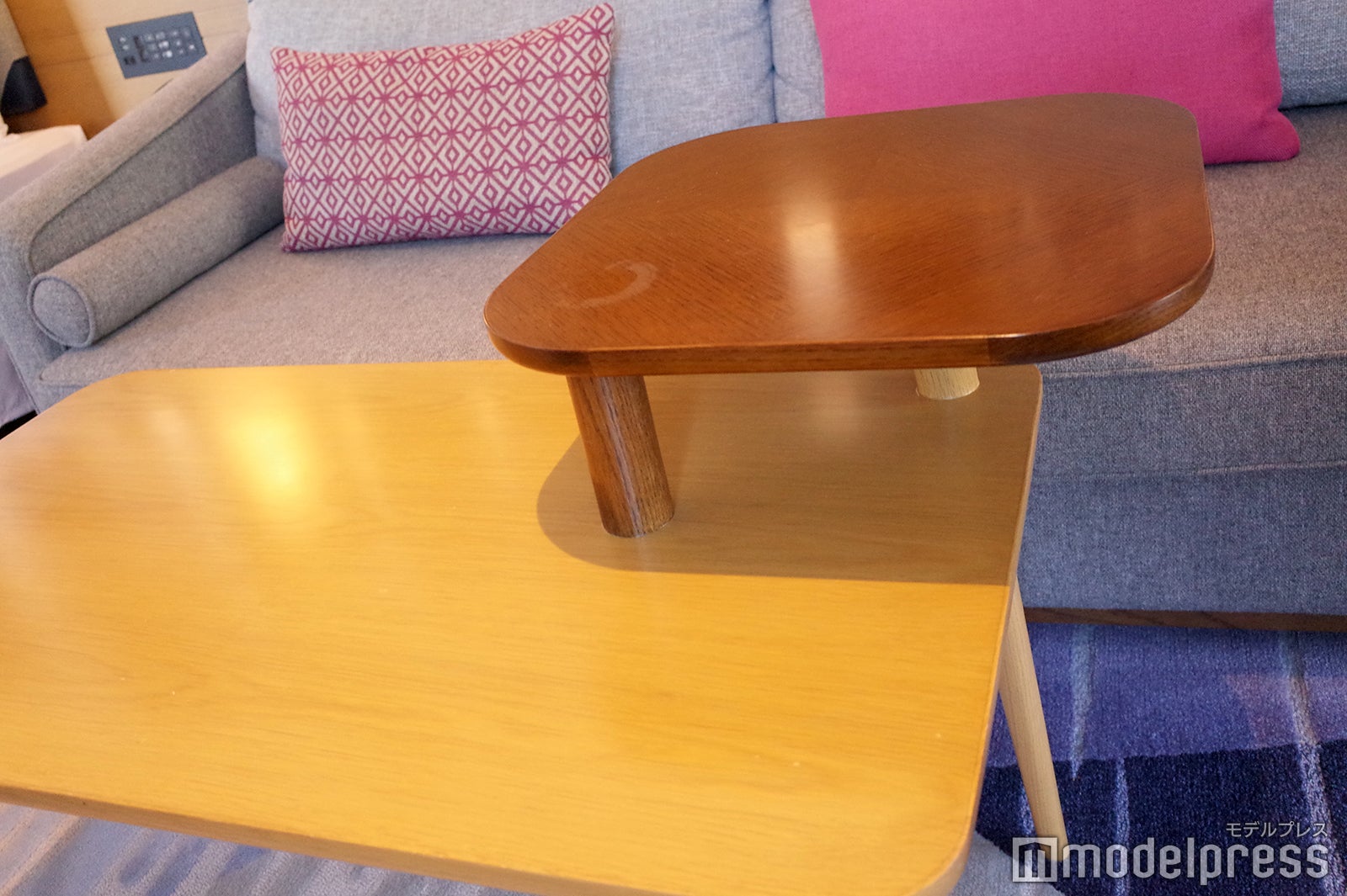 リモートワークもしやすい絶妙な高さの二段机／ホテルインディゴ箱根強羅（C）モデルプレス