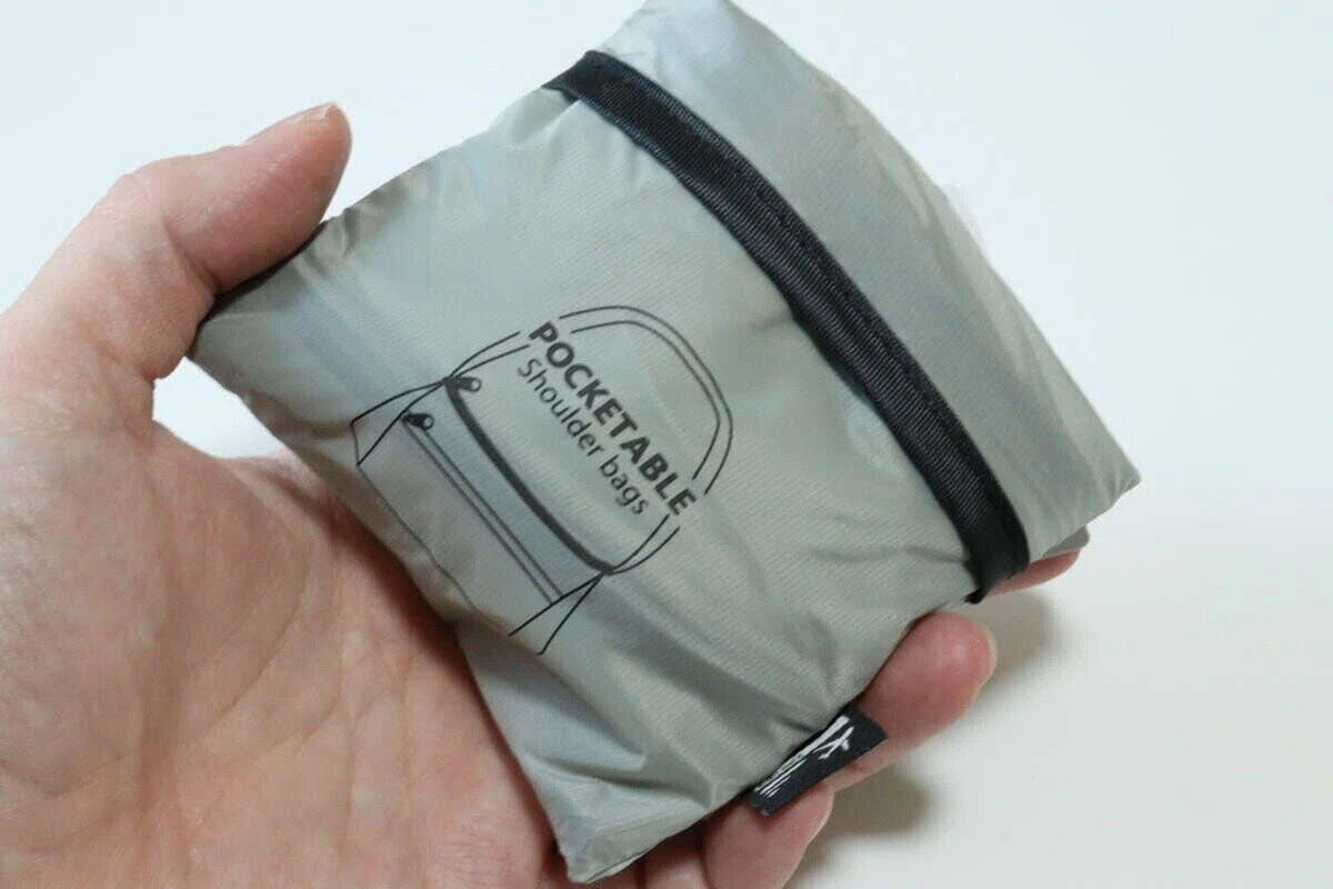 ダイソー　トラベルショルダーバッグ（くしゅっとコンパクト）　収納　持ち運び