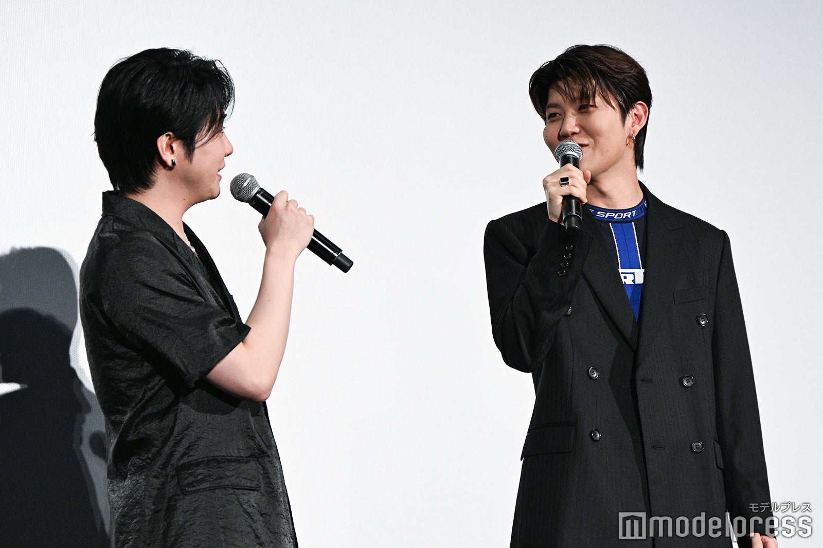 若井滉斗の“ボケる顔”に気づく大森元貴（C）モデルプレス