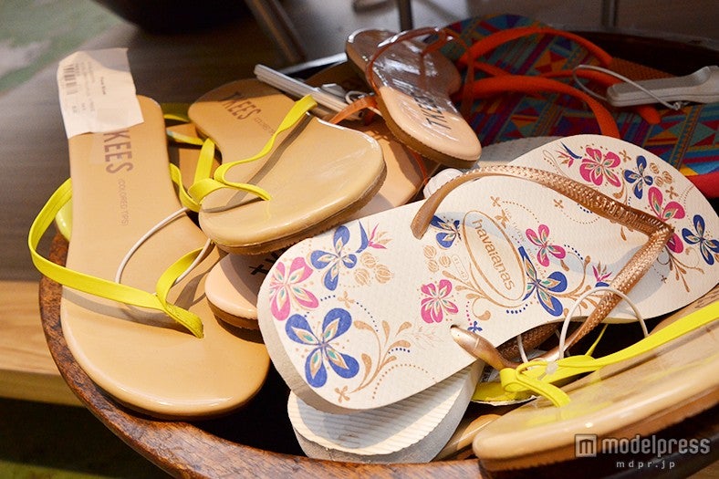 合わせやすそうなビーチサンダルも／画像提供：「Planet Blue（プラネットブルー）」