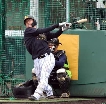 阪神・ドラ2谷端 軸を中心にコンパクトに回転するスイングで目を引く打撃 レギュラーには守備の向上が不可欠 評論家が評価