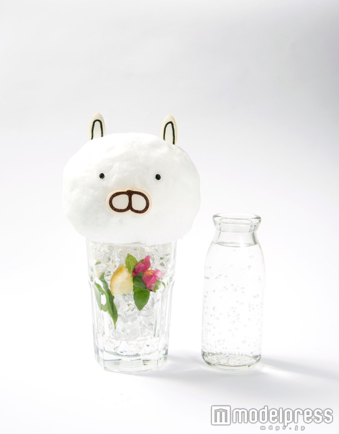 うさまるソーダ～バジルミントソーダ～　￥980（税抜）（C）sakumaru／LINE