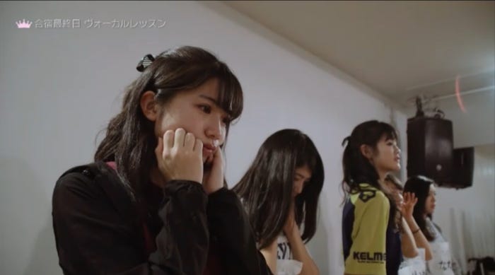 レッスンが終わり曇り顔のメンバー/「女子高生ミスコンFINALIST~ハレトキドキJK~」より(提供画像)