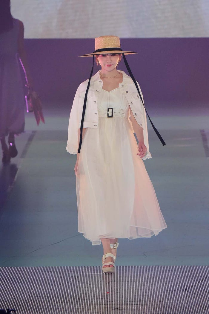 加藤史帆(C)Rakuten GirlsAward 2023 SPRING/SUMMER
