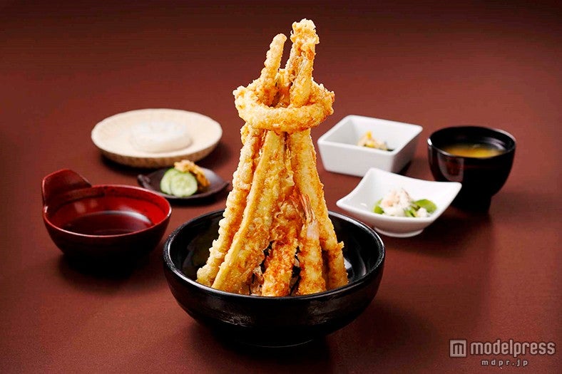 「蟻月」の「タワー天丼御膳」￥2890※11～16時のランチ限定販売／画像提供：東京ソラマチ