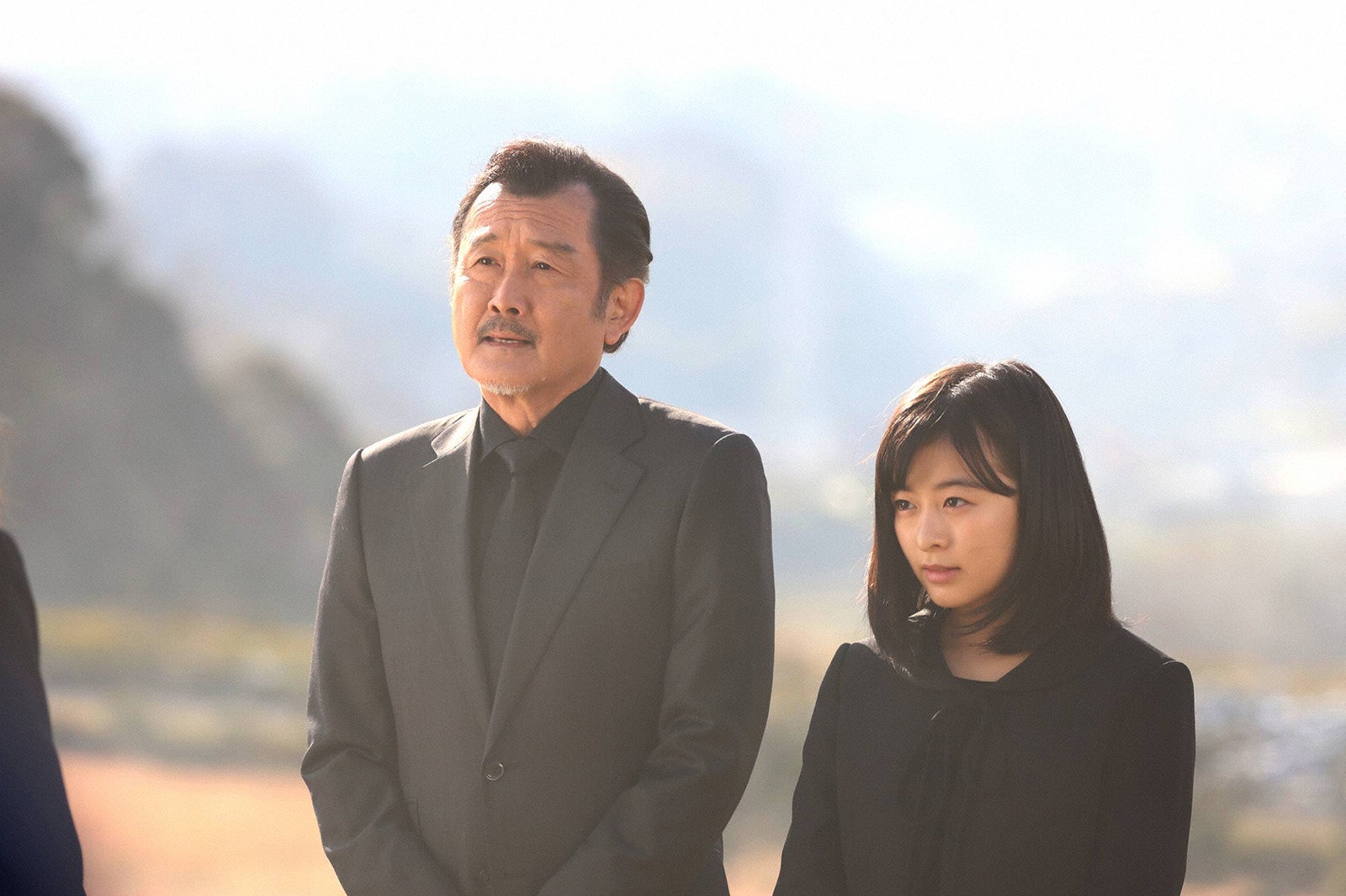 吉田鋼太郎、森七菜 （C）フジテレビ