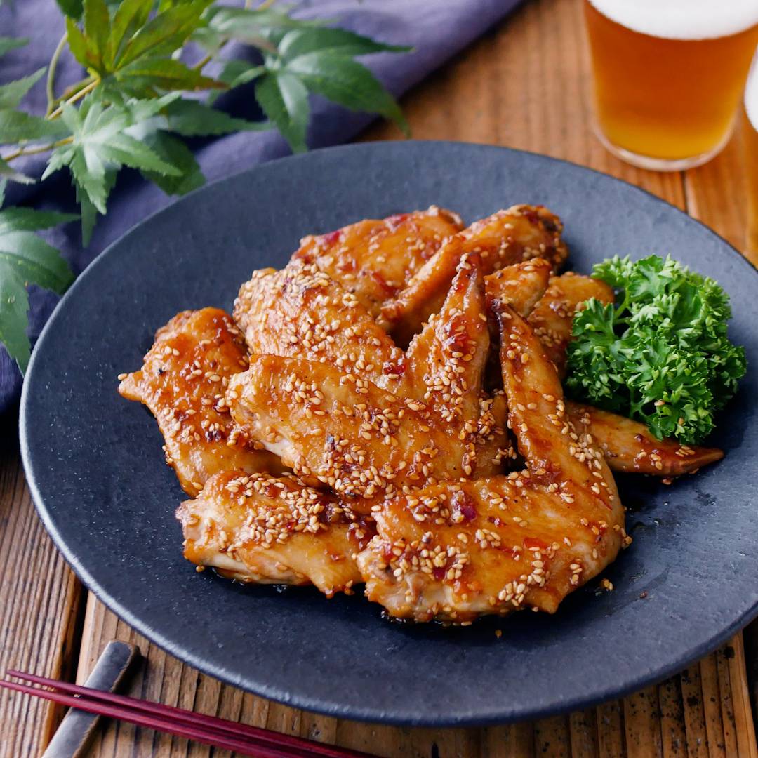 調味料2つで味付け!手羽先のピリ辛照り焼き