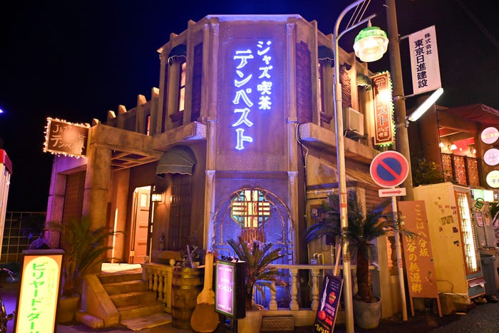 「もしもこの世が舞台なら、楽屋はどこにあるのだろう」オープンセット(C)フジテレビ