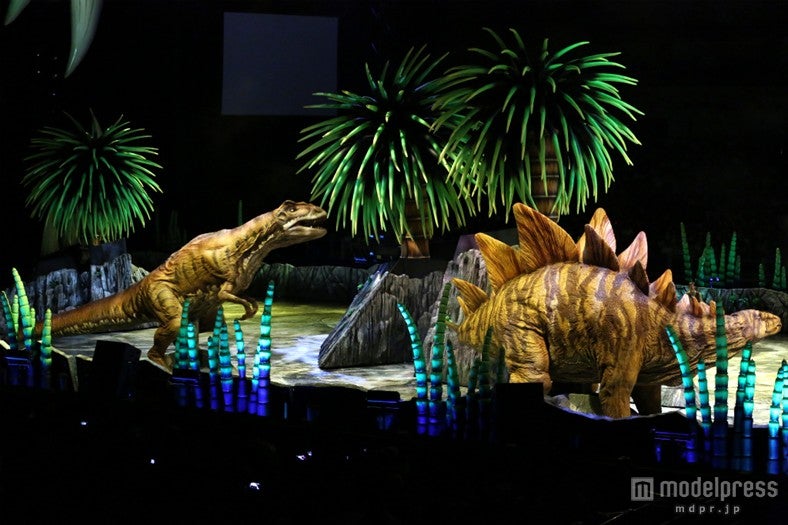 「WALKING WITH DINOSAURS LIVE ARENA TOUR IN JAPAN」初日公演の模様