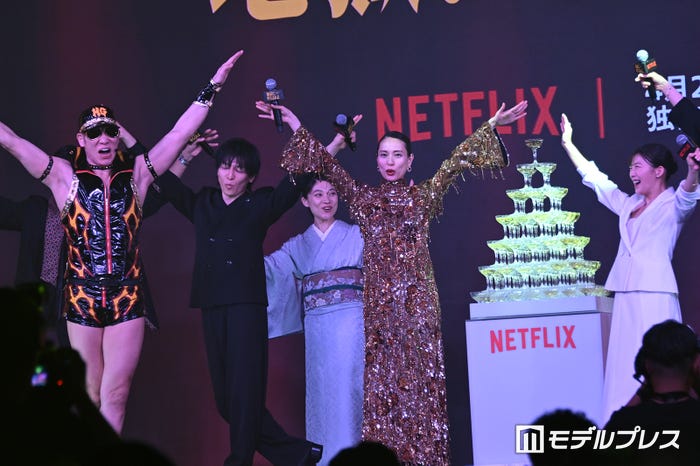 レイザーラモンHG、戸田恵梨香、伊藤沙莉(C)モデルプレス