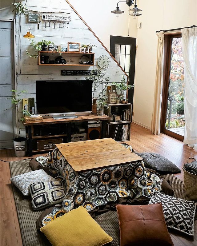 狭い部屋でもこたつを置きたい レイアウトのお手本になる実例をまとめました モデルプレス