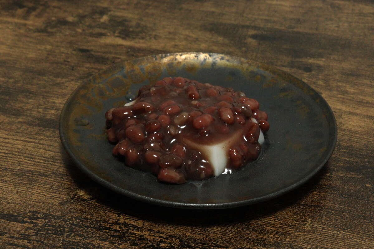 ダイソーのゆであずきをお餅にかける