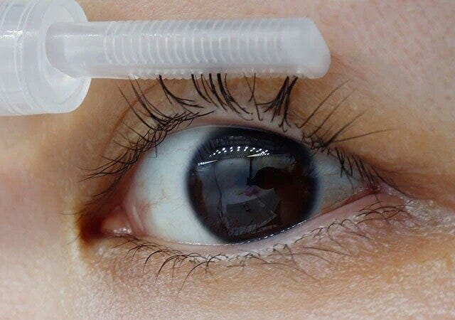 ダイソー　ツイストペン容器（コームタイプ）