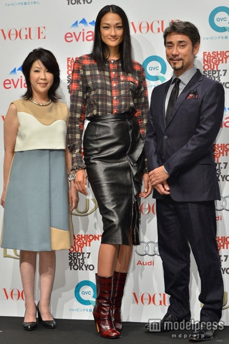 「FASHION’S NIGHT OUT 2013」開催直前記者発表に出席した（左から）「VOGUE JAPAN」渡辺三津子編集長、冨永愛、クリス・ペプラー