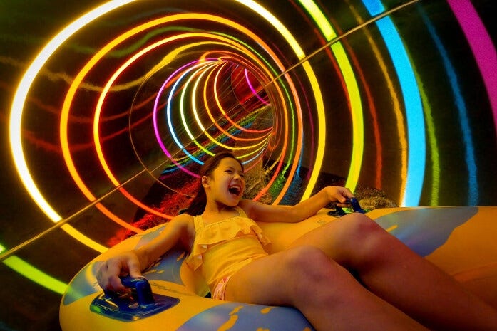 「ダーク・スパイラル」のリングコースのチューブ内