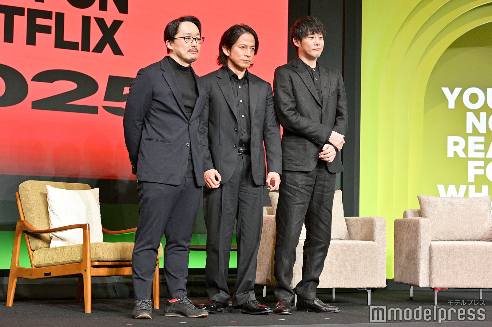 髙橋信一氏、岡田准一、藤井道人監督（C）モデルプレス