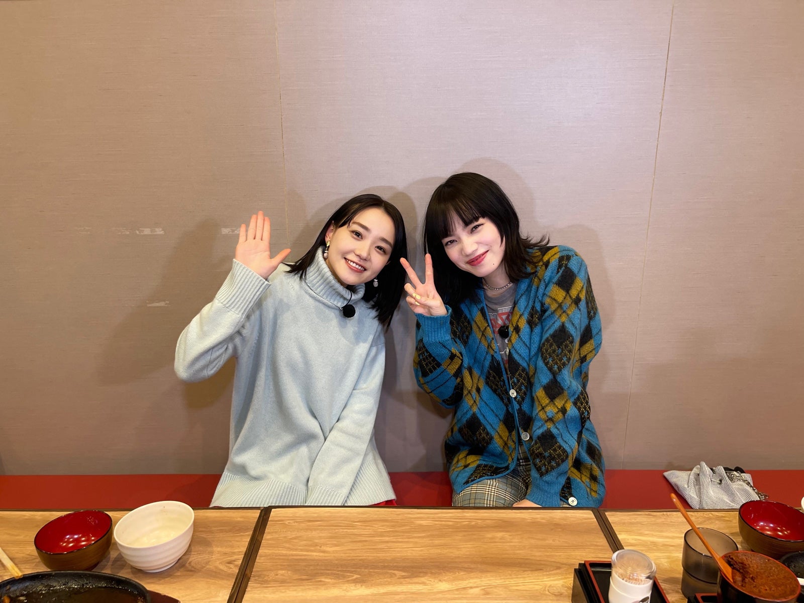 奈緒、小松菜奈（C）日本テレビ
