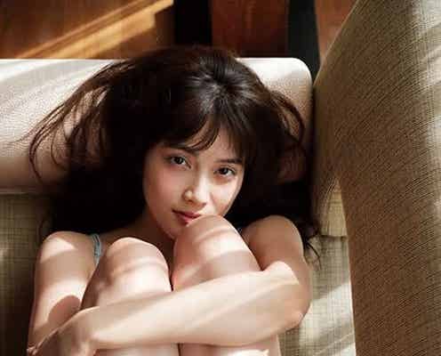 AKB48入山杏奈、大胆ランジェリー&ビキニ姿にすっぴんも!「気持ちを解放」違った表情で魅せる