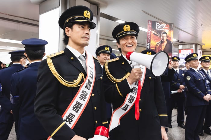 伊藤英明、本宮泰風(C)DMM TV