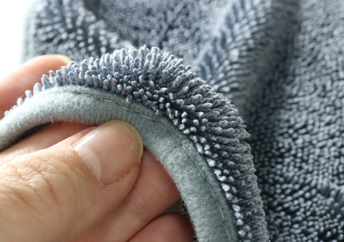 何気なく買ったら優秀！最初は見た目にギョッとしたけど…吸水性が段違いな100均クロス