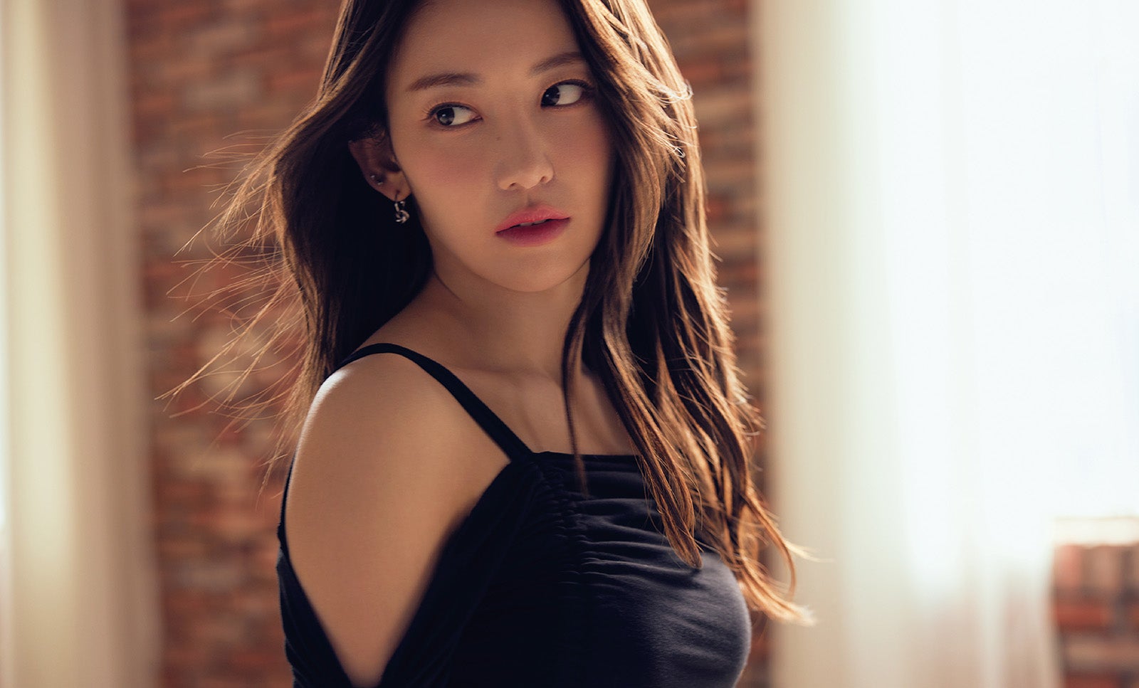 宮脇咲良／新TVCM「みんなを生きるな。自分を生きよう。2023」篇より（提供写真）