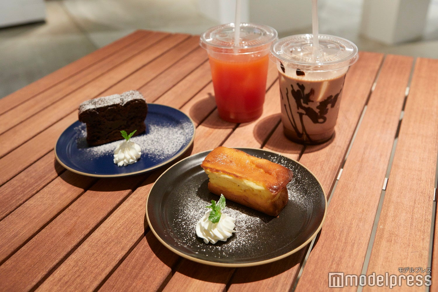 フード＆ドリンクともにメニューが豊富（C）モデルプレス