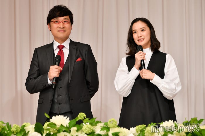 山里亮太 緊張の蒼井優をフォロー 冒頭にアクシデント 結婚会見で印象に残った場面 モデルプレス 山里亮太 緊張の蒼井優をフォロー 冒頭にアクシデント 結婚会見で印象に残った場面 モデルプレス