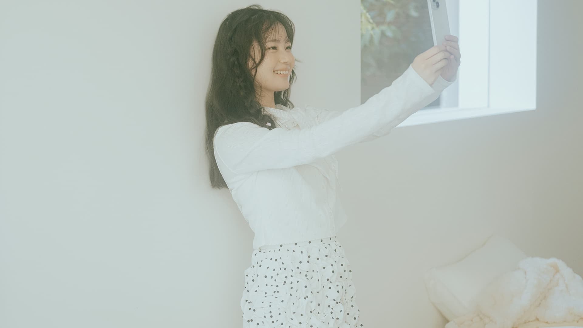 ロマンティックな魅力を演出♡ デザイン性の高い【ドット柄ミニスカート】着回し集