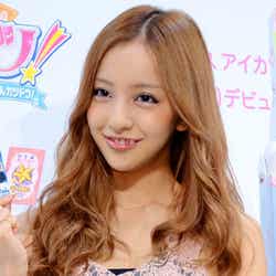 板野友美