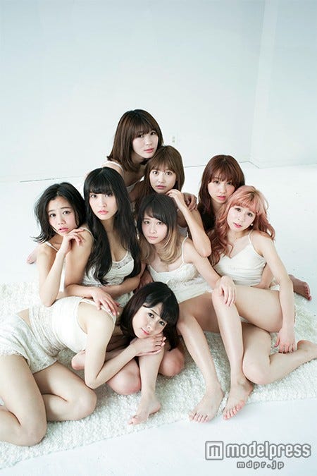 『PASSPO☆の脱皮』(5月23日発売)誌面カット/画像提供:エムオン・エンタテインメント