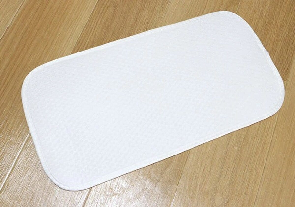 ダイソー　吸水マット（抗菌防臭、無地、20cm×40cm）