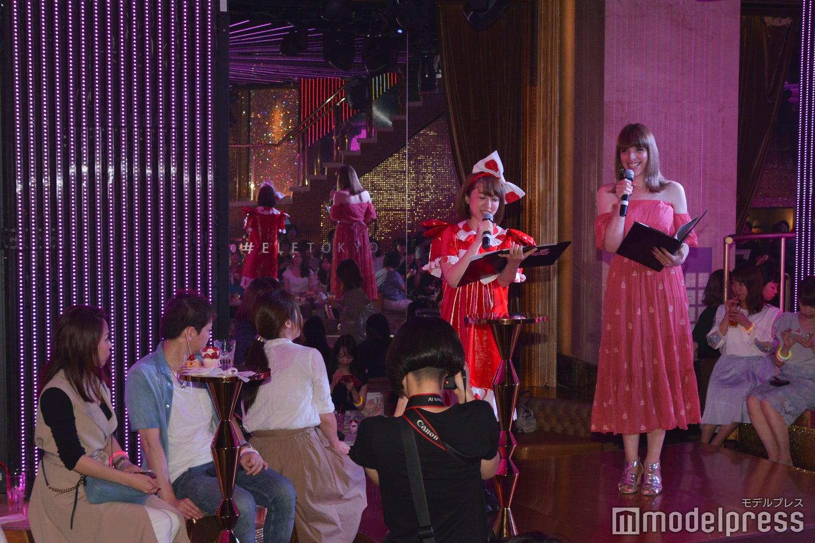 （左から）あやまん監督、IVAN（C）モデルプレス