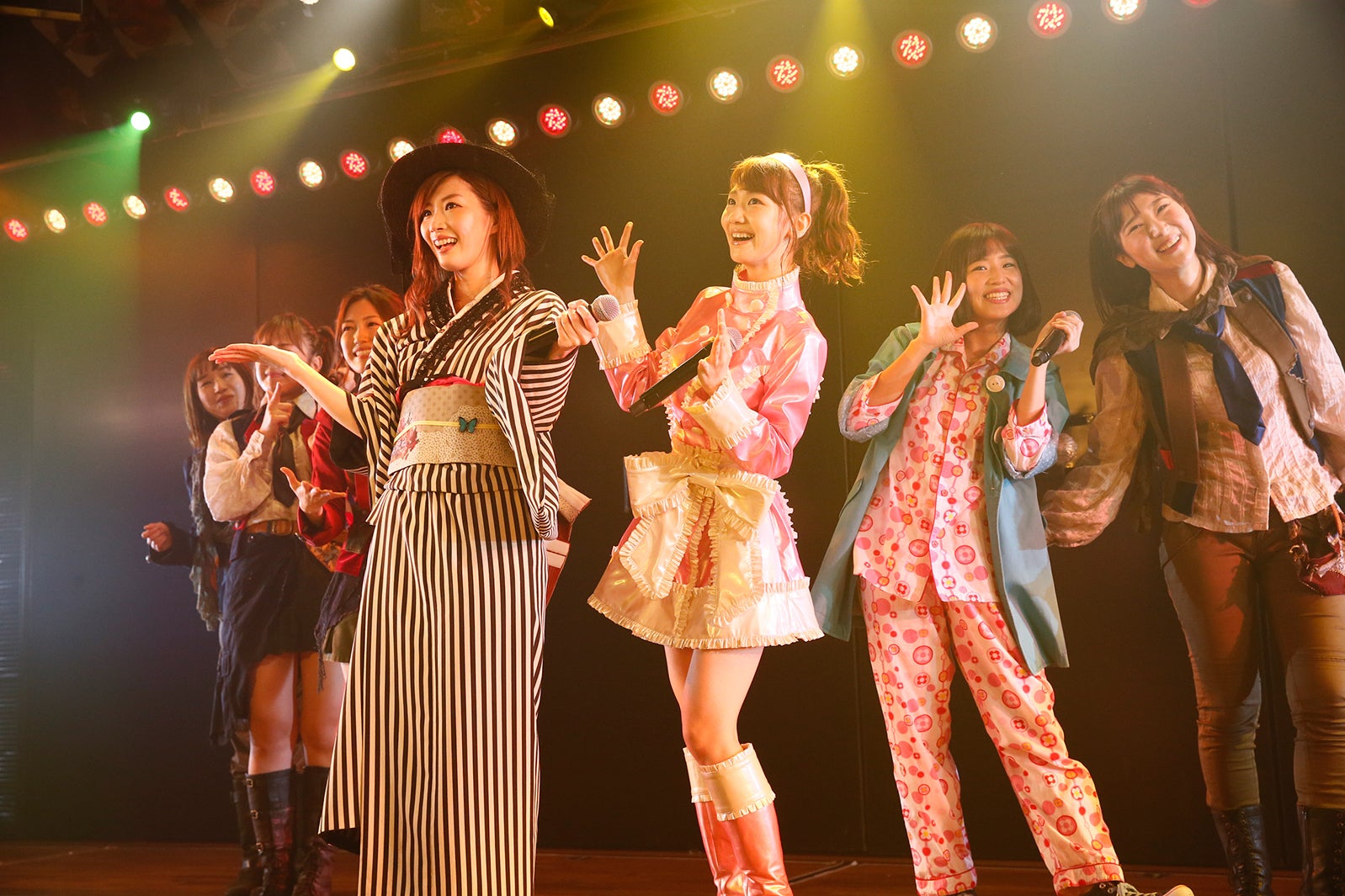 「AKB48チームB3期生10周年記念特別公演」（C）AKS