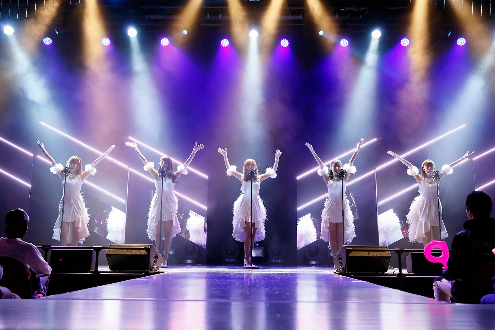 HKT48ひまわり組「誘惑のガーター」公演（C）AKS