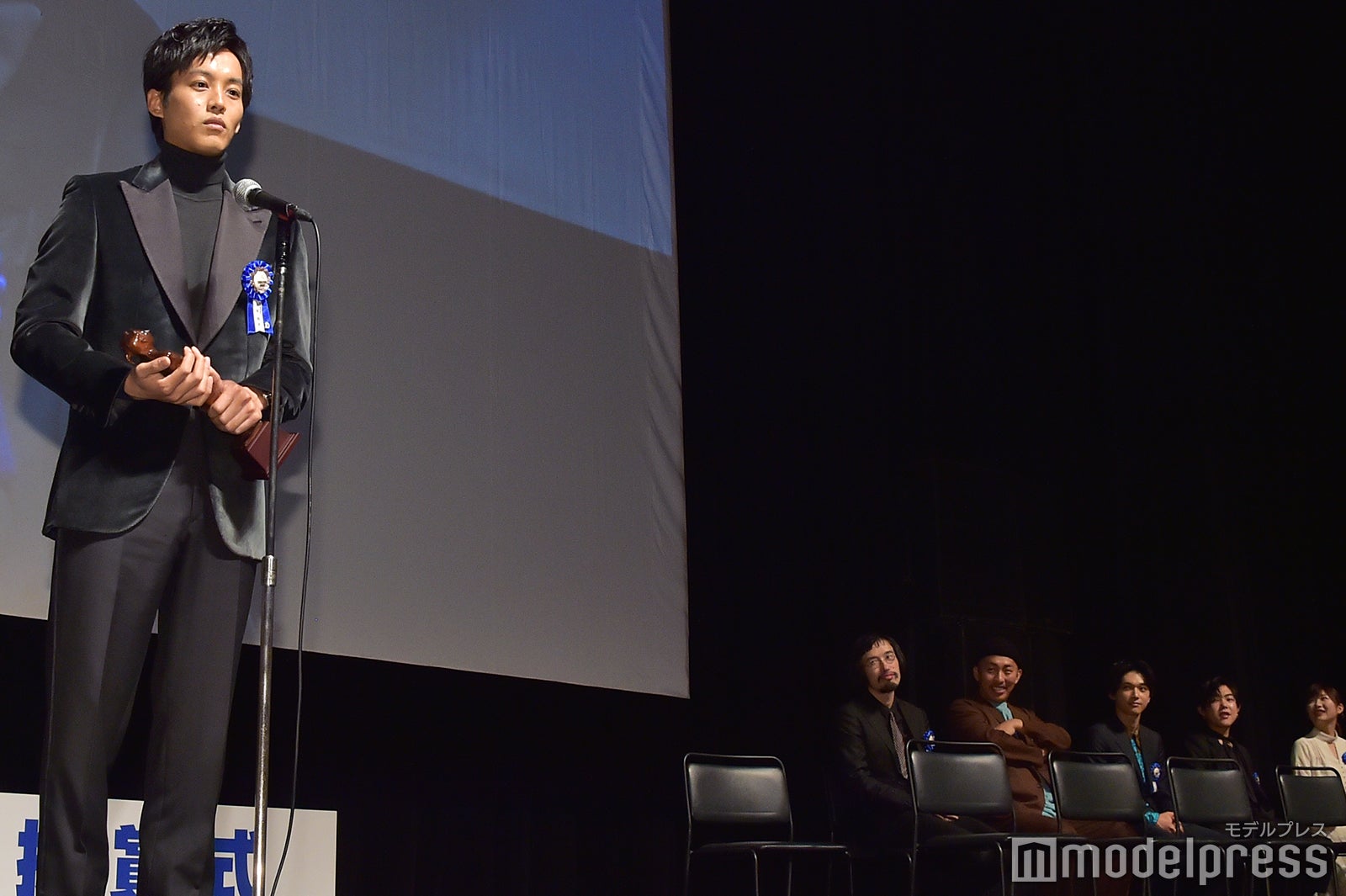 松坂桃李、スピーチの模様 （C）モデルプレス