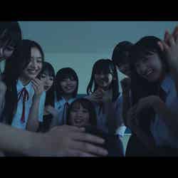 乃木坂46・5期生楽曲「バンドエイド剝がすような別れ方」MVより（提供写真）